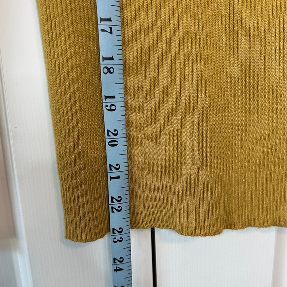 Turtleneck Sweater | Women's Size L Mustard Yellow Pullover Fashion Nova Top - Picture 9 of 10